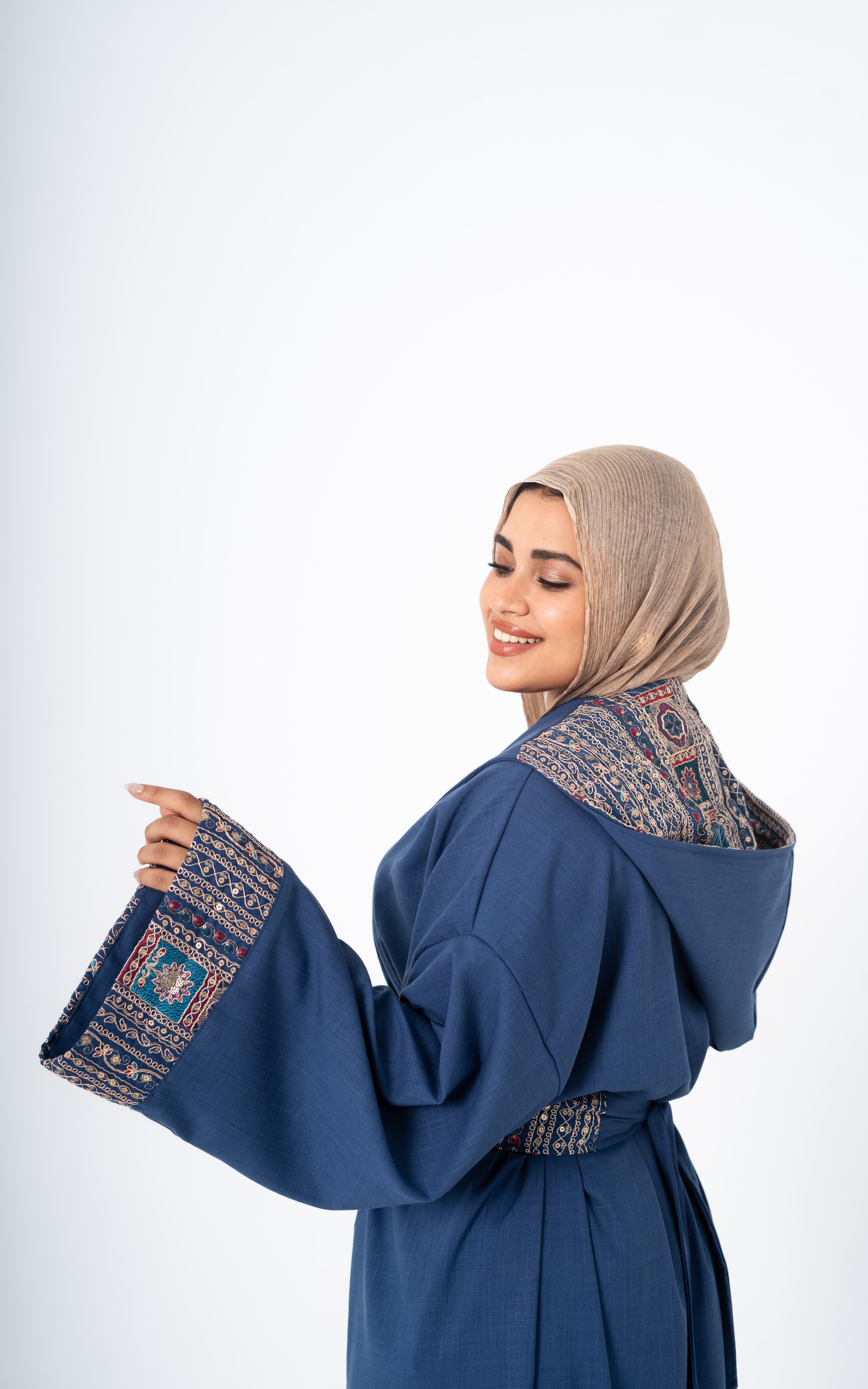 قفطان لُجَين